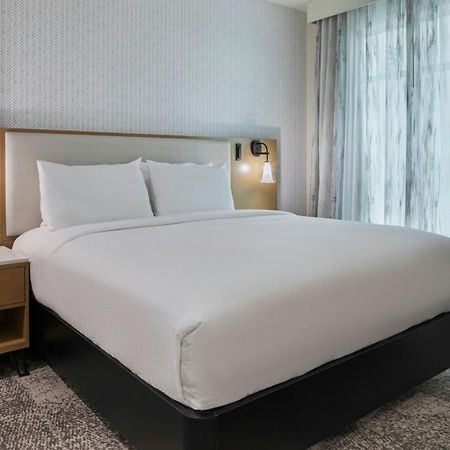 Residence Inn By Marriott Chatsworth Los Angeles Exterior photo
